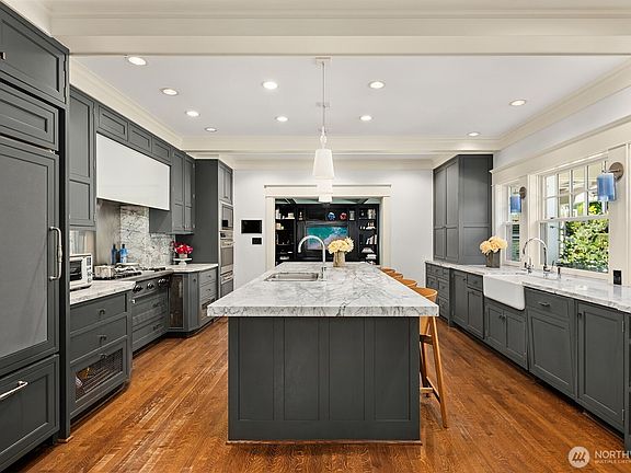 4th image of 1642 Federal Avenue E