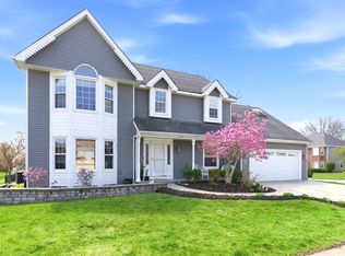 1800 Denison Rd, Naperville, IL 60565