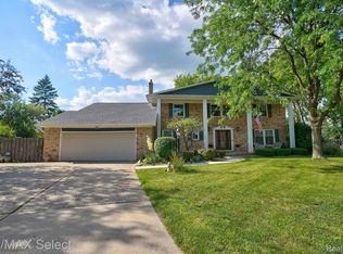 6181 Kings Scepter Ct, Grand Blanc, MI 48439