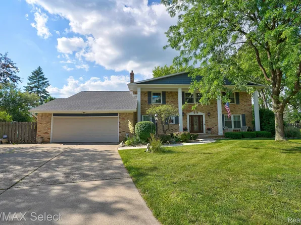 6181 Kings Scepter Ct, Grand Blanc, MI 48439
