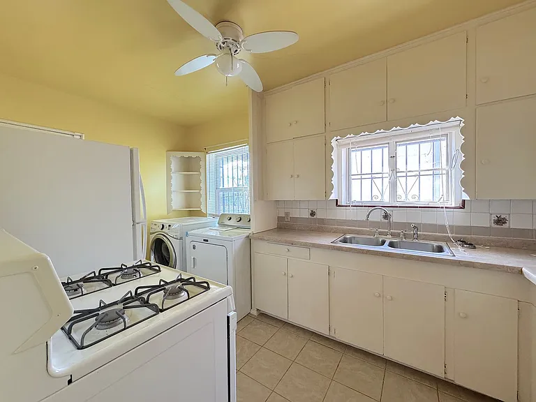 3706 Sacramento Ave — Photo 11