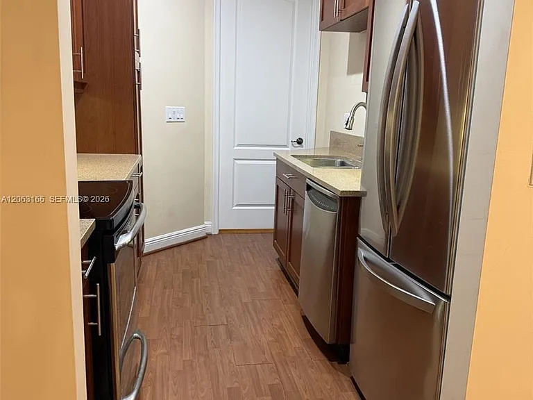 1333 SW 4th Ct #1333 — Photo 5