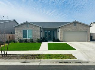 3727 N Hermosa St, Visalia, CA 93291