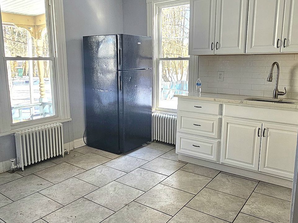 1st image of 17 Hobson Ave #1A