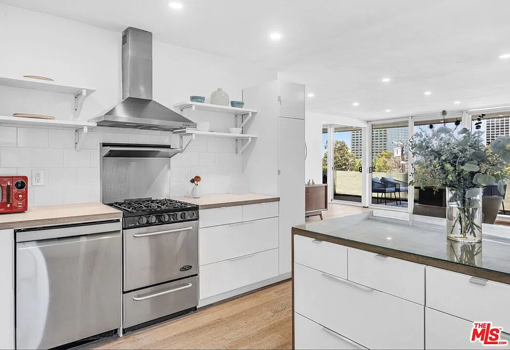 1 bed, 1.0 bath, 870 sqft, $2,850 — Photo 4