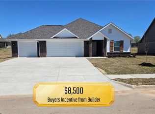 661 Kayla Maria St, Prairie Grove, AR 72753