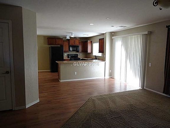 4th image of 9079 Mackanos Ave