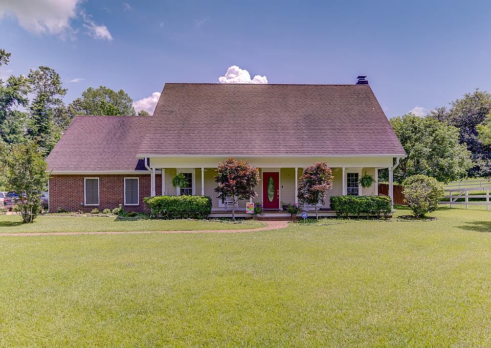 1st image of 4302 Camelot Dr
