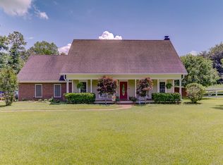 4302 Camelot Dr, Vicksburg, MS 39180