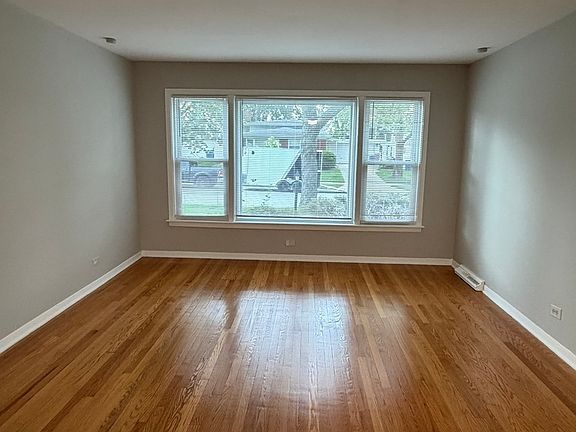 2nd image of 166 Doris Ln