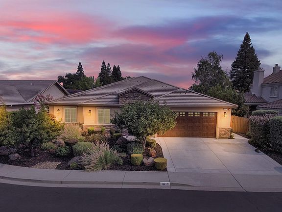 2nd image of 1012 Stinson Ct