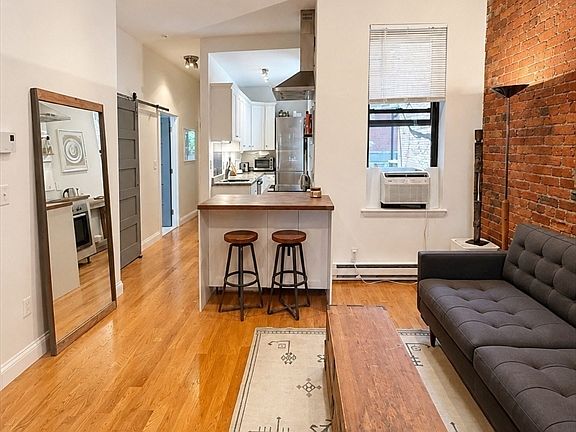 5th image of 9 Albemarle St APT 2