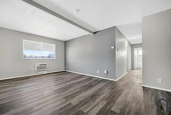 2 bed, 828 sqft, $1,350 — Photo 2