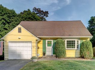 49 Woodlawn Ave, Naugatuck, CT 06770