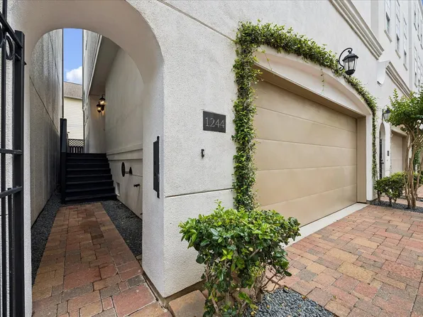 1244 W 23rd St, Houston, TX 77008