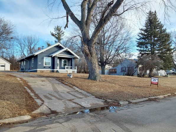 406 S Clark St, Bloomfield, NE 68718