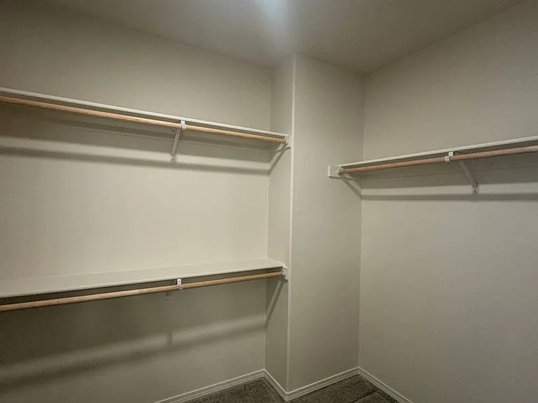 2303 S 58th Ave — Photo 8