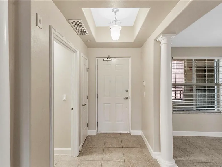 424 Luna Bella Ln #432 — Photo 6