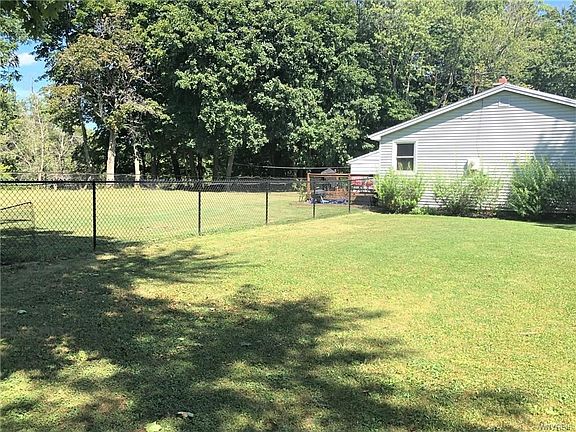 4th image of 9320 Tonawanda Creek Rd N
