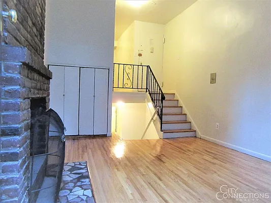 Rented by City Connections Realty | media 11