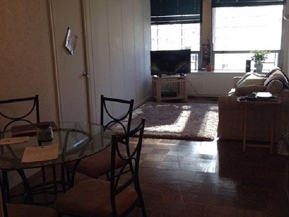3rd image of 300 E 33rd St APT 15K