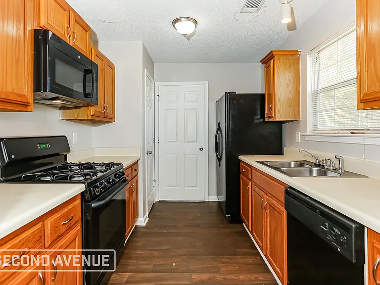 389 Eagles Flight Ln — Photo 13