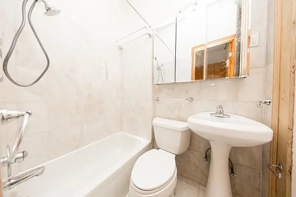 Rented by MNS | media 18