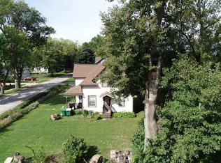 99 2nd Ave, Atkins, IA 52206