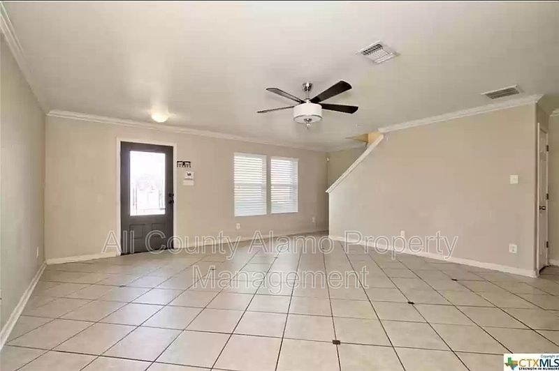 Y☆K  8606 Key South Way, Converse, TX 78109 | Zillow