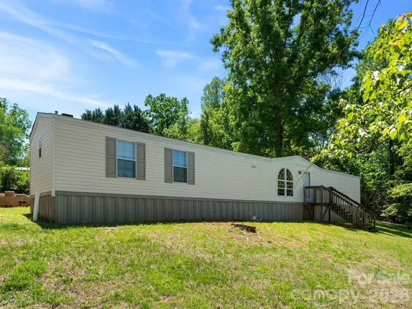 111 Otter Ridge Rd, Leicester, NC 28748
