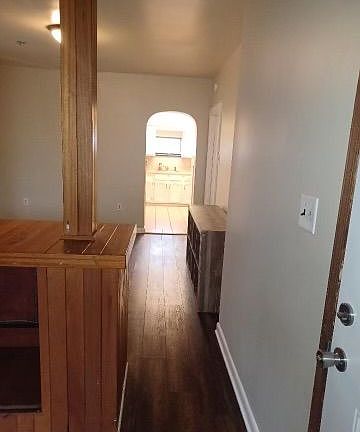 3rd image of 820 Carlton Ave