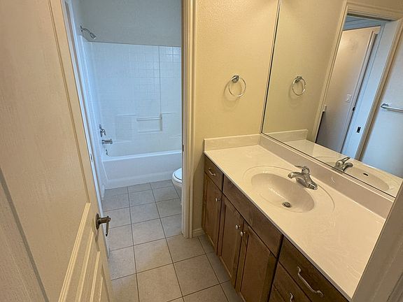 4th image of 1357 W Indian Hills Dr Unit 1