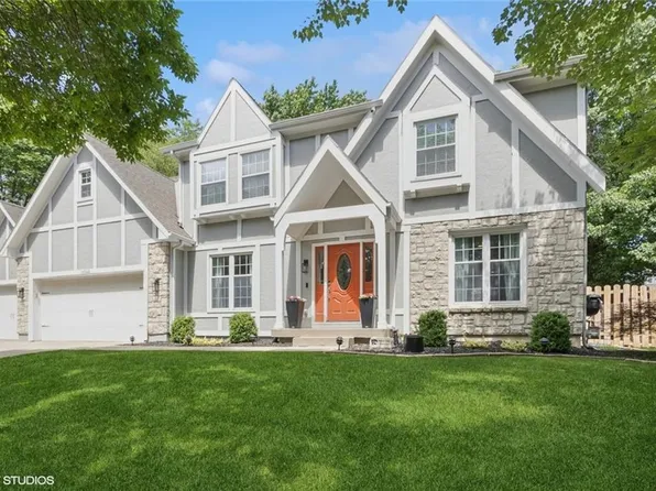 14922 W 82nd Ter, Lenexa, KS 66215