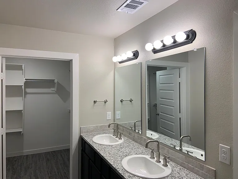 3608 Valencia Ave — Photo 21
