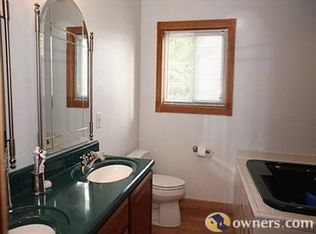 21077 Beachwood Dr, Rocky River, OH 44116