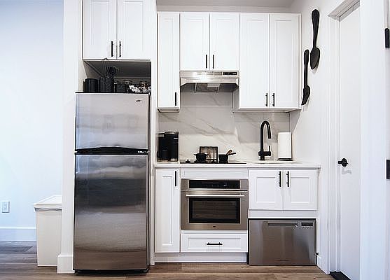 5th image of 2785 Broadway APT 4b