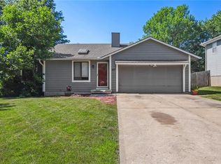 607 W Sunrise Dr, Belton, MO 64012