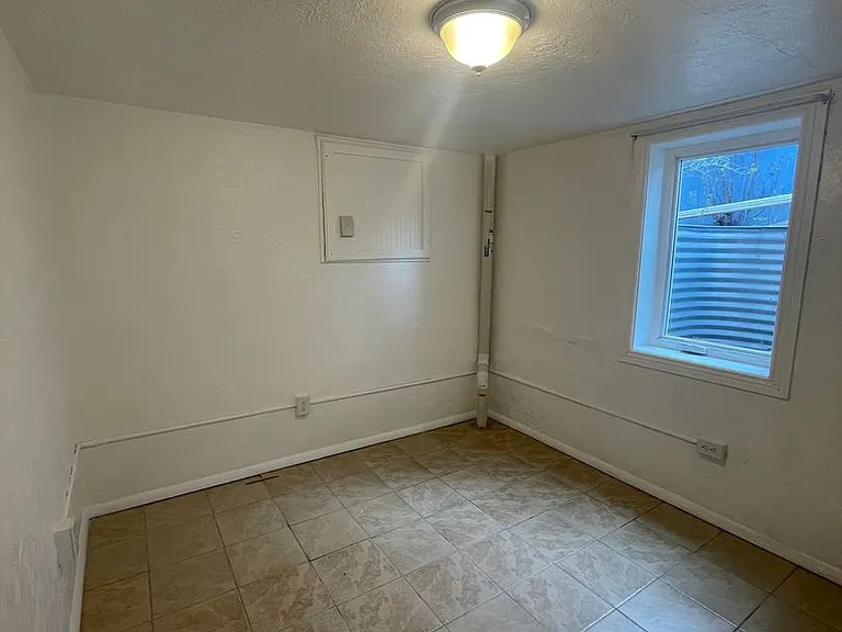 1127 W Mulberry St — Photo 25