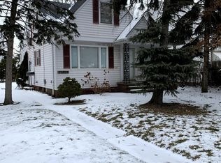 11201 McCracken Rd, Garfield Heights, OH 44125