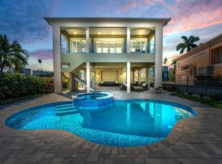 15459 2nd St E, Madeira Beach, FL 33708