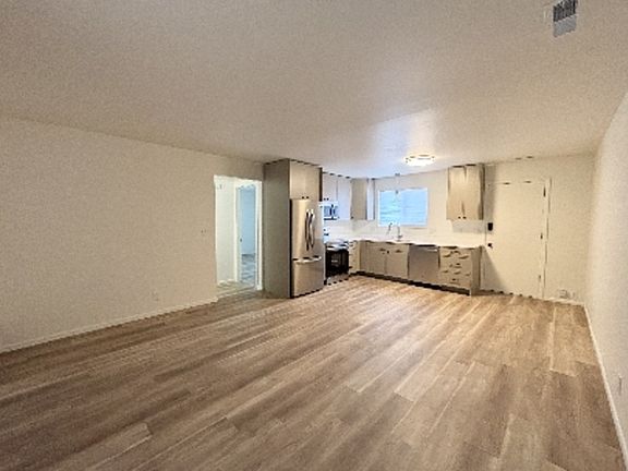 3rd image of 1583 E Stratford Ave APT 3