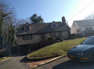 4058 John St, Seaford, NY 11783