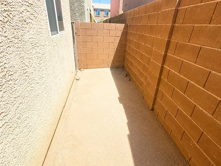 6037 Aripeka St — Photo 9