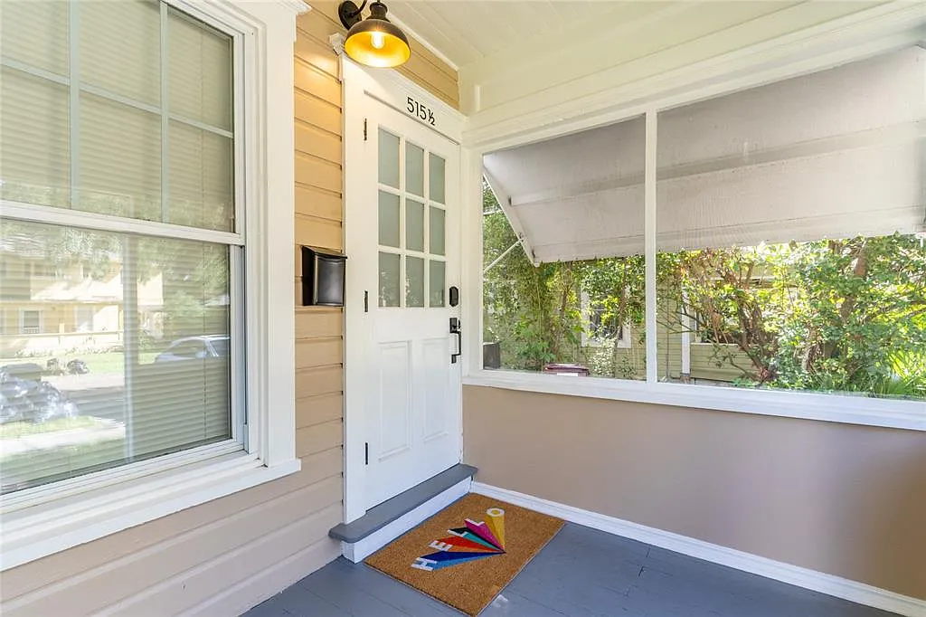 1 bed, 1.0 bath, 700 sqft, $1,900 — Photo 2