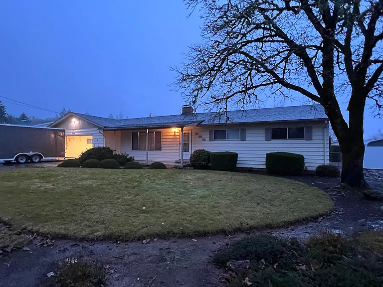 266 NW Douglas St — Photo 15