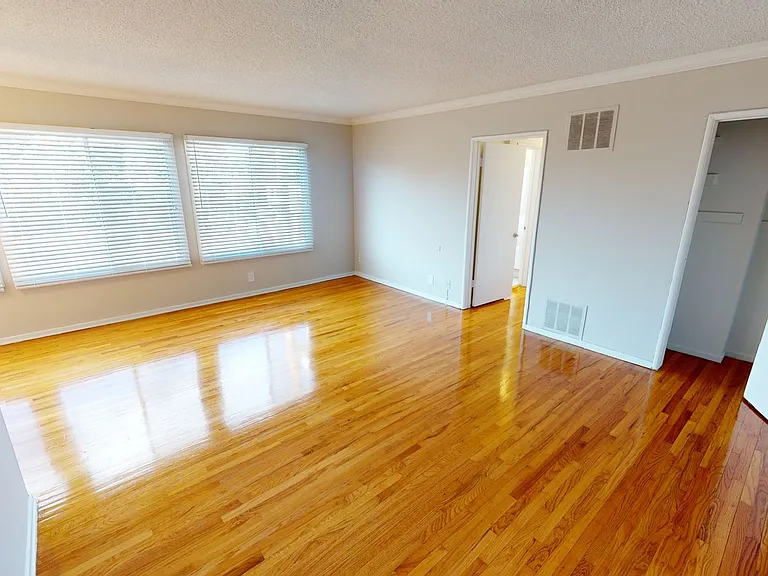 Washington Apartments — Photo 9