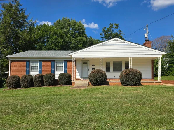 2402 Chatham Dr, Greensboro, NC 27408