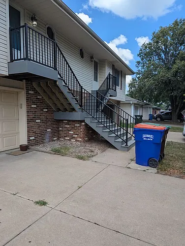 3720 Clover Cir Photo 1
