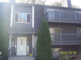 4750 Oak Point Rd APT 102, Lorain, OH 44053