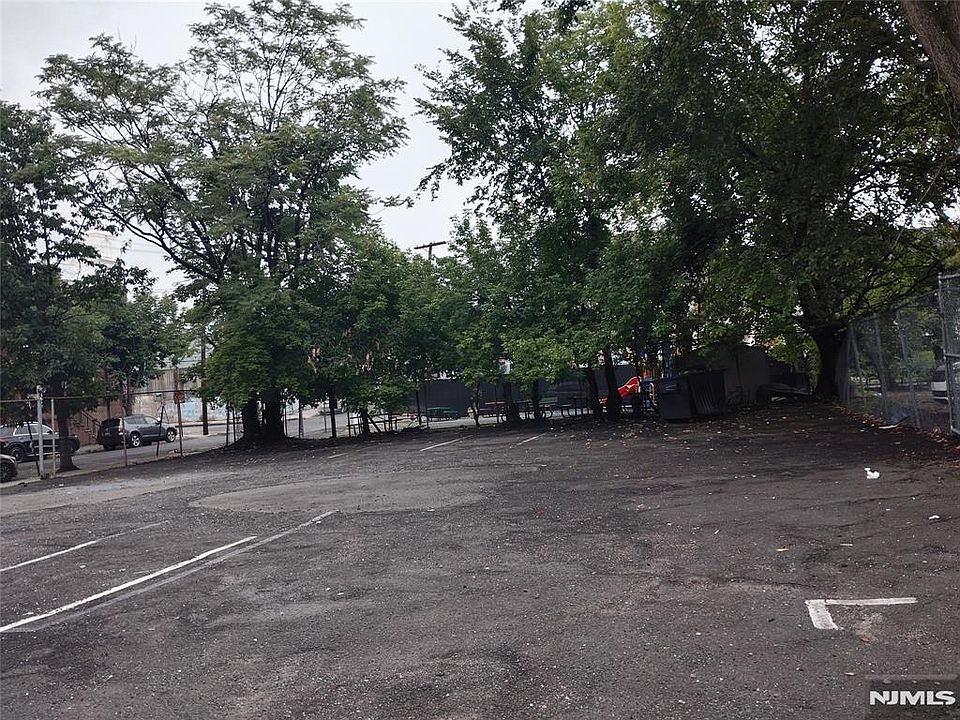 1st image of 8-10 N 1st St